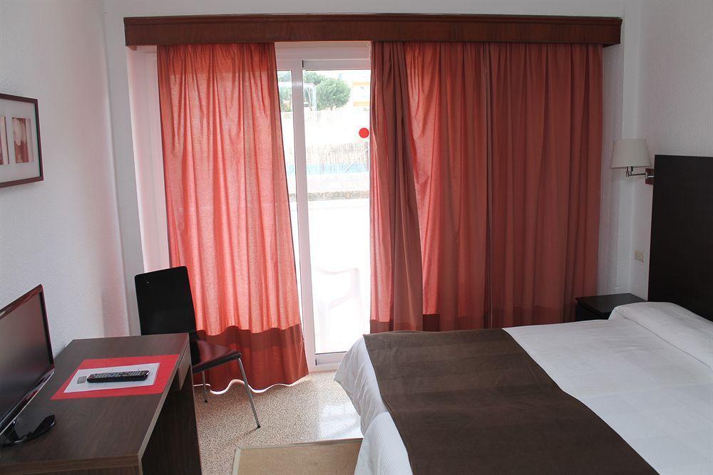 Hostal Jakiton Palmanova Kültér fotó