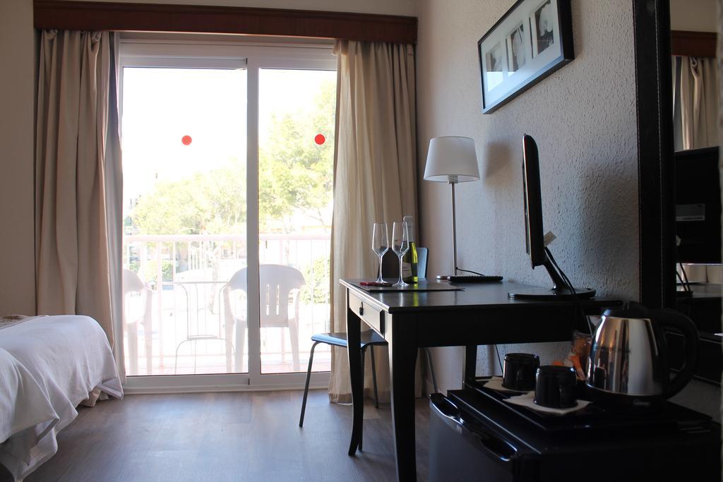 Hostal Jakiton Palmanova Kültér fotó