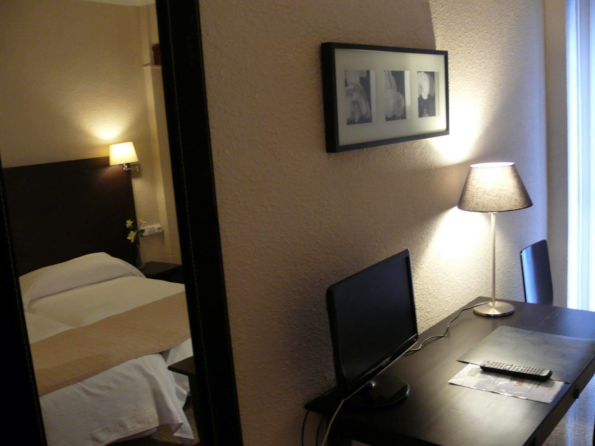 Hostal Jakiton Palmanova Kültér fotó