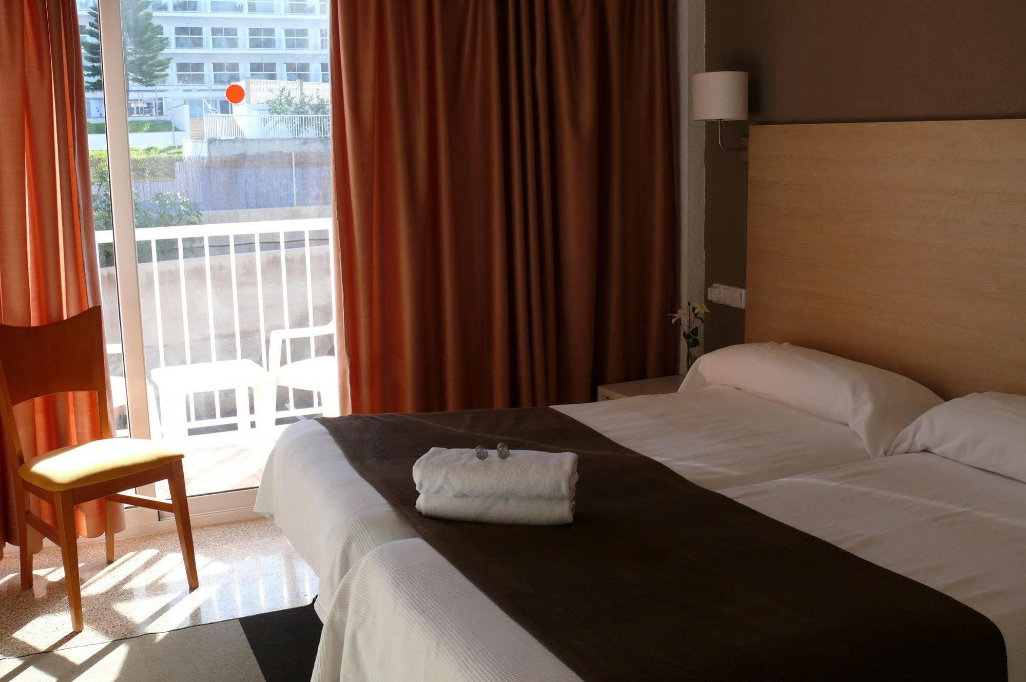 Hostal Jakiton Palmanova Kültér fotó