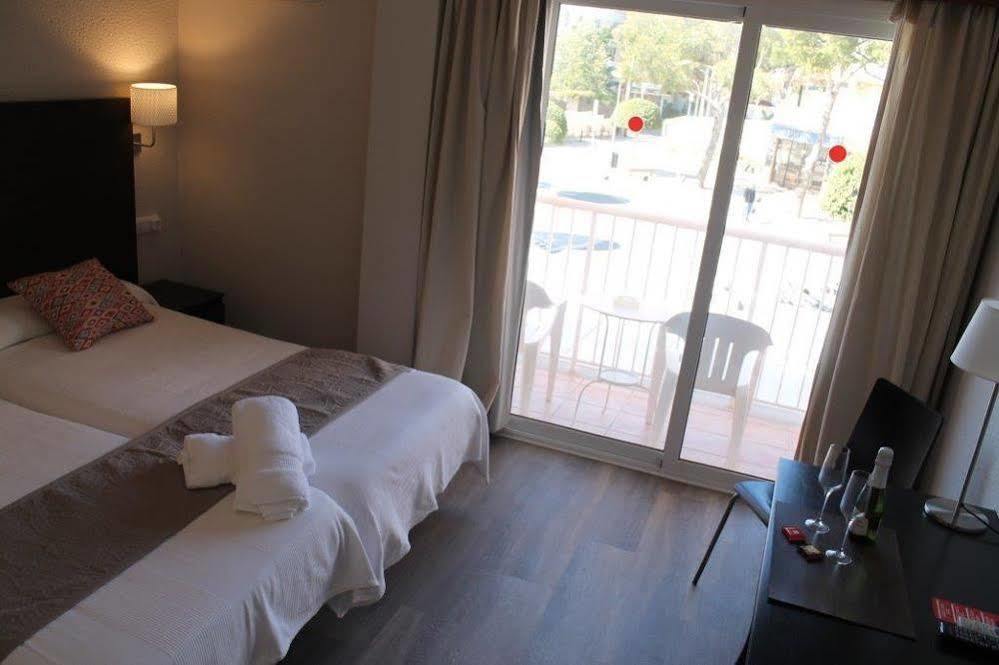 Hostal Jakiton Palmanova Kültér fotó
