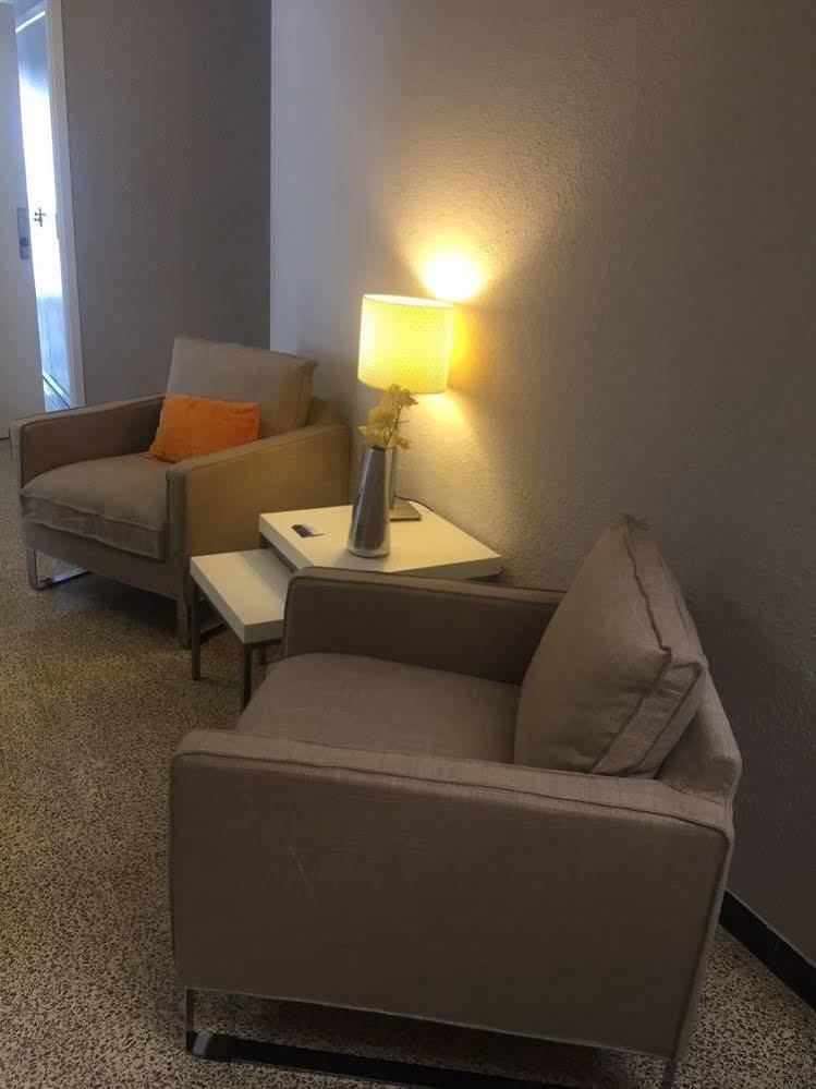 Hostal Jakiton Palmanova Kültér fotó